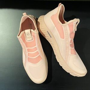 ECCO Women's St.1 Lite Alpha Slip On Trainers